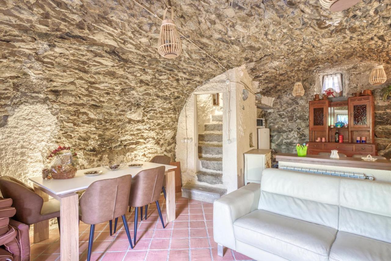 Maison Enchantee Capo di Ponte Екстериор снимка